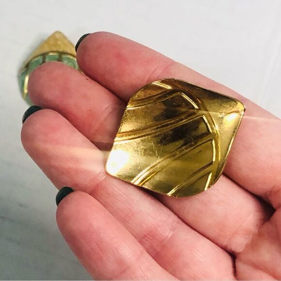 vintage 80’s Green Gold And Cream Color Enamel large pierced earrings no backs - Picture 3 of 5